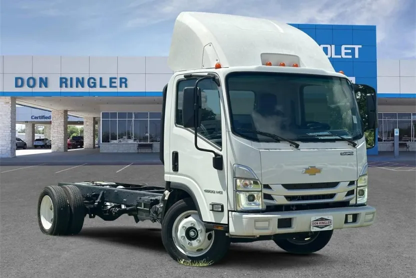 2024 Chevrolet Silverado 4500HD photo 1