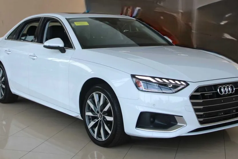 2022 Audi A4 Quattro Premium Plus photo 1