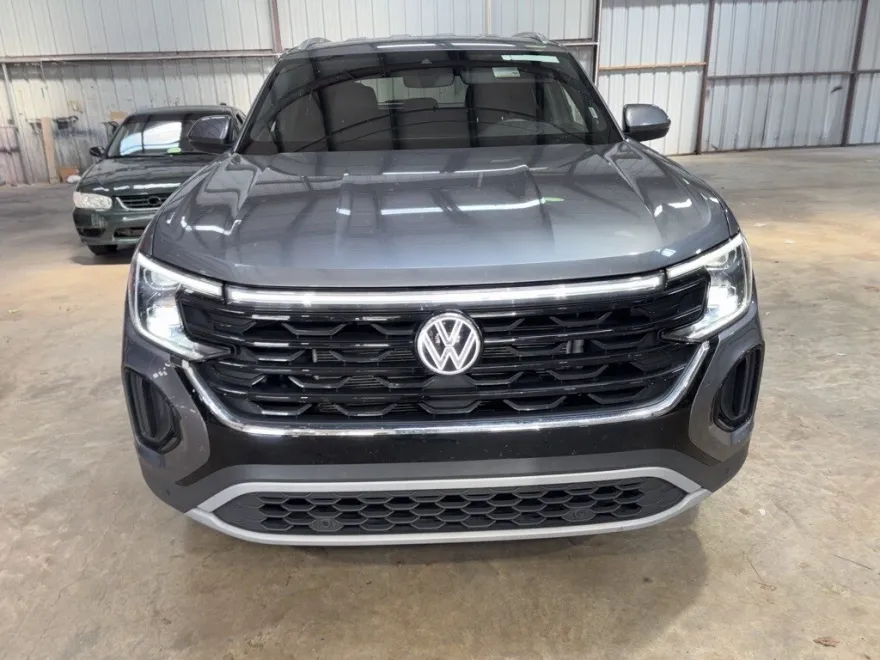 2025 Volkswagen Atlas Cross Sport SE Technology photo 1