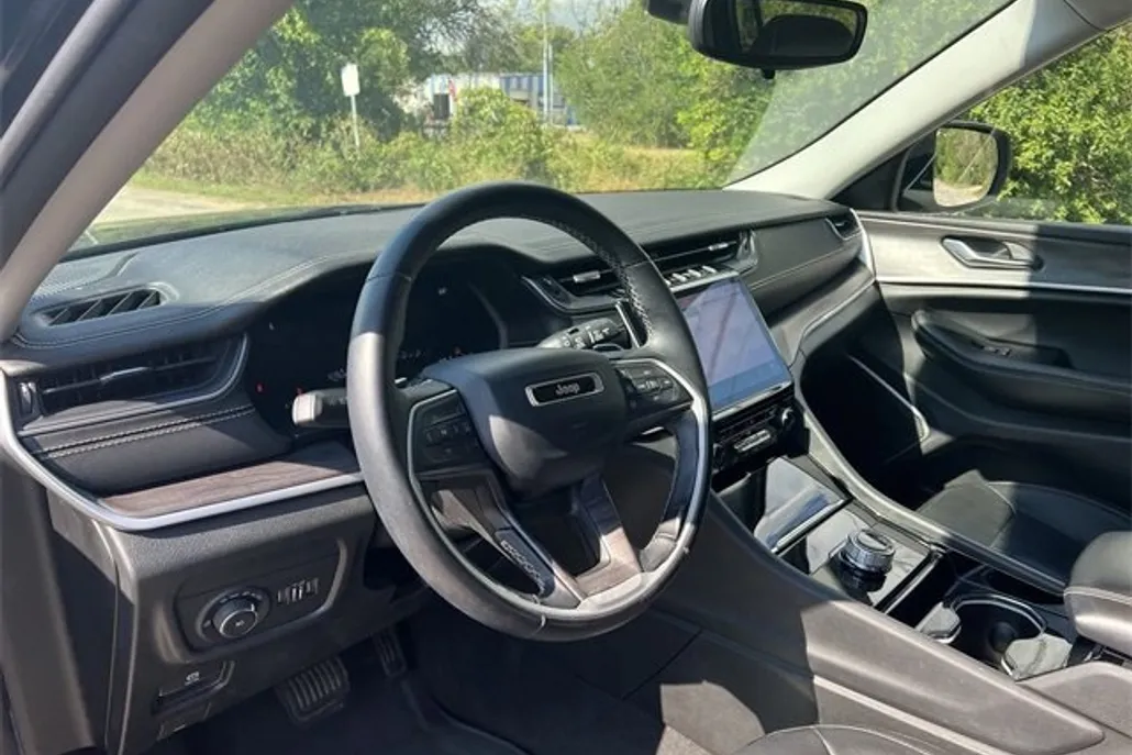 2022 Jeep Grand Cherokee Limited photo 1