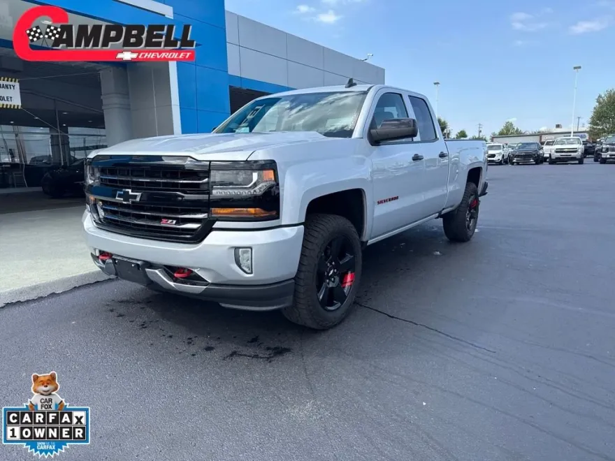 2018 Chevrolet Silverado LT photo 1