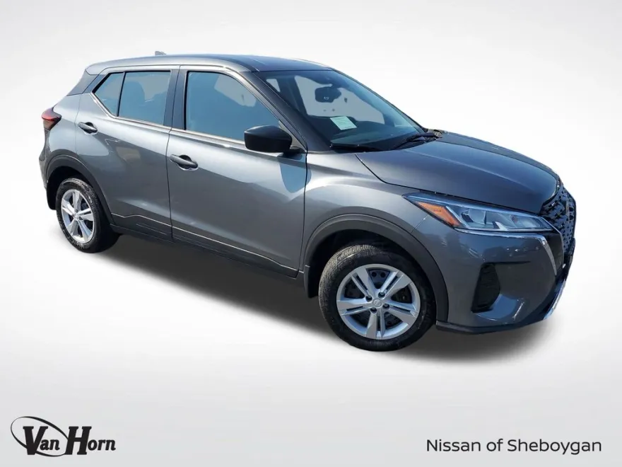 2025 Nissan Kicks Play S photo 1