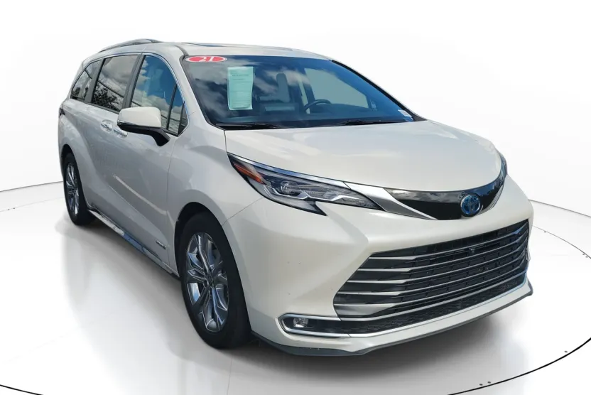 2021 Toyota Sienna Platinum photo 1
