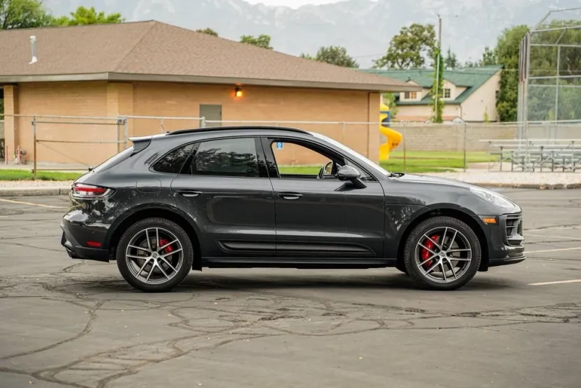 2024 Porsche Macan S photo 1