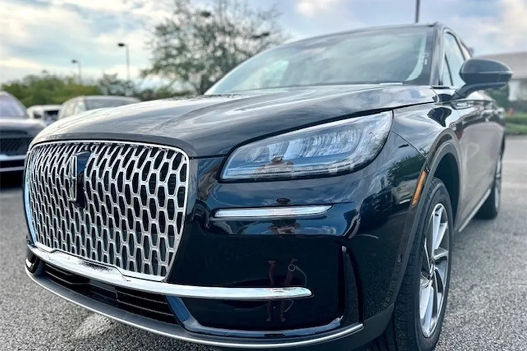 2024 Lincoln Corsair Premiere photo 1