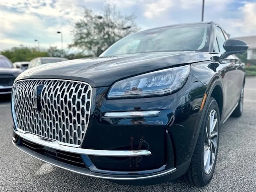 2024 Lincoln Corsair Premiere photo 1
