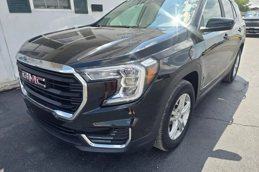 2023 Gmc Terrain SLE photo 1