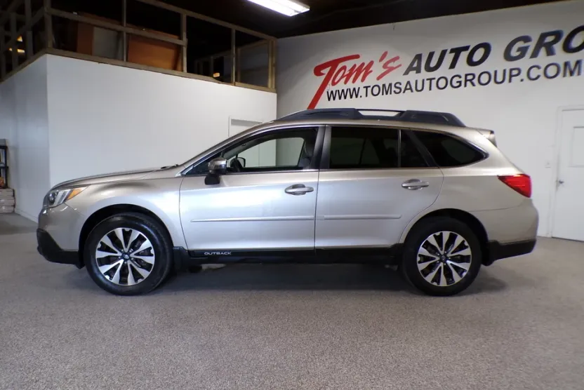 2016 Subaru Outback 2.5i Limited photo 1