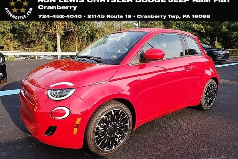 2024 Fiat 500e photo 1