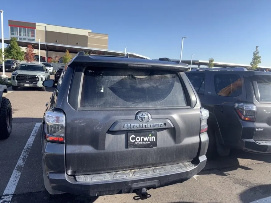 2019 Toyota 4Runner SR5 Premium photo 1