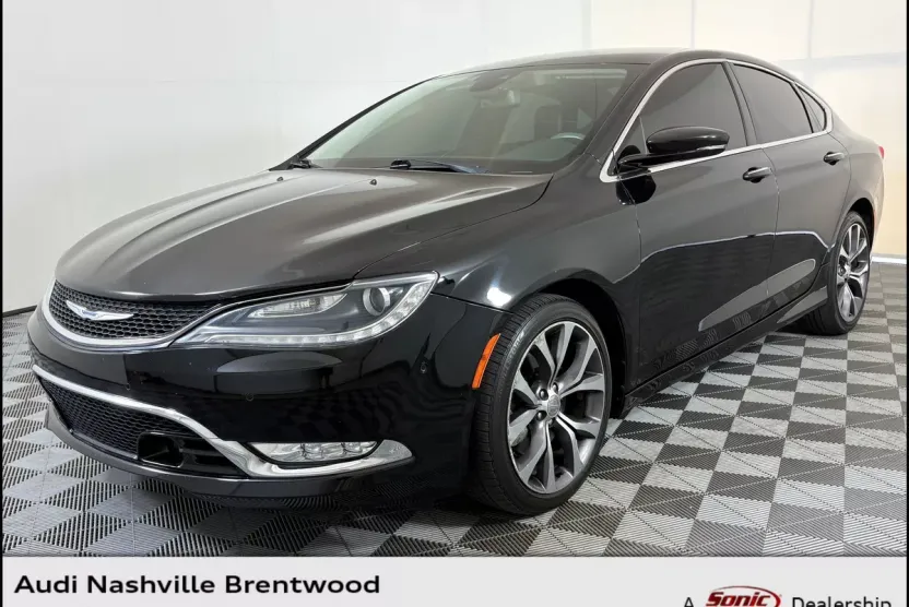2016 Chrysler 200 C photo 1