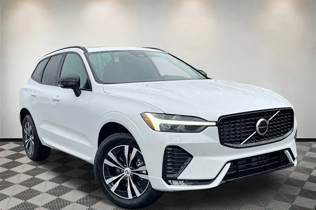 2025 Volvo XC60 B5 Core photo 1