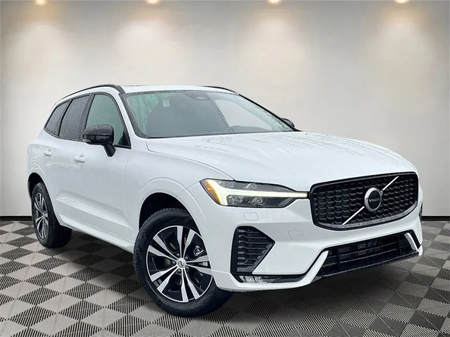 2025 Volvo XC60 B5 Core photo 1