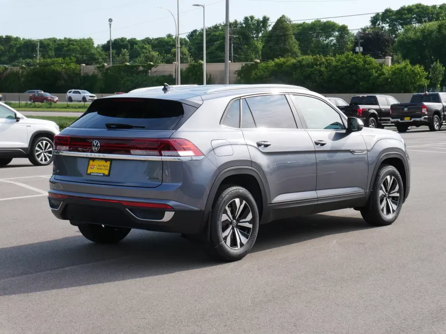 2025 Volkswagen Atlas Cross Sport SE photo 1