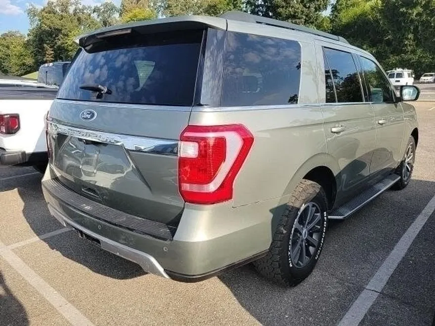 2019 Ford Expedition XLT photo 1