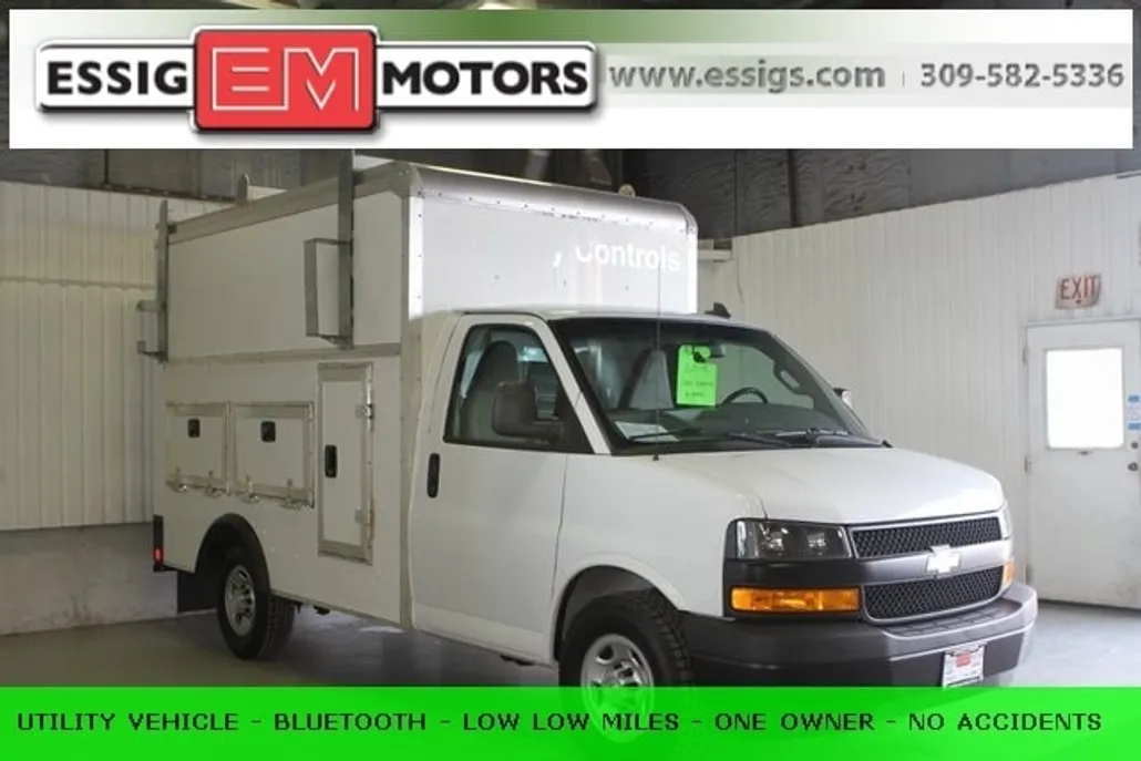 2018 Chevrolet Express Cutaway Work Van photo 1