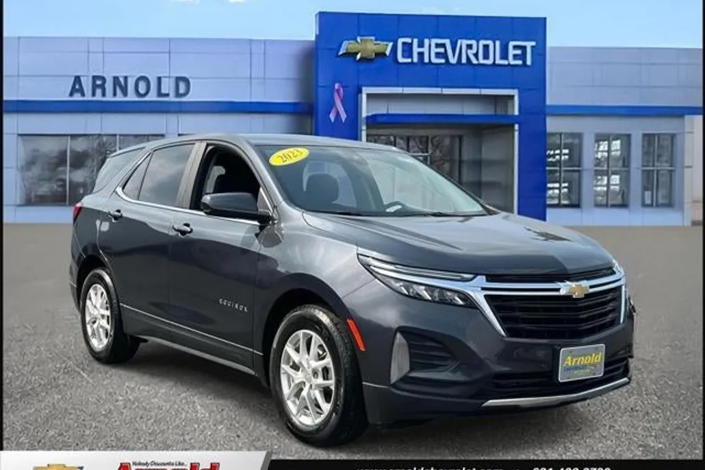 2023 Chevrolet Equinox LT photo 1