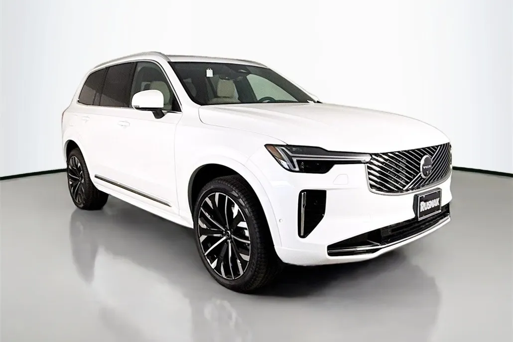 2025 Volvo XC90 Plus photo 1