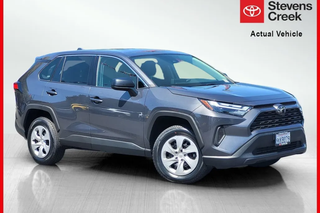 2024 Toyota RAV4 LE photo 1