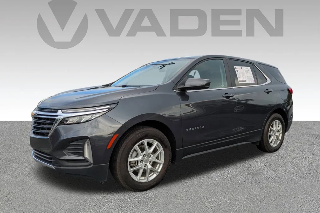2023 Chevrolet Equinox LT photo 1