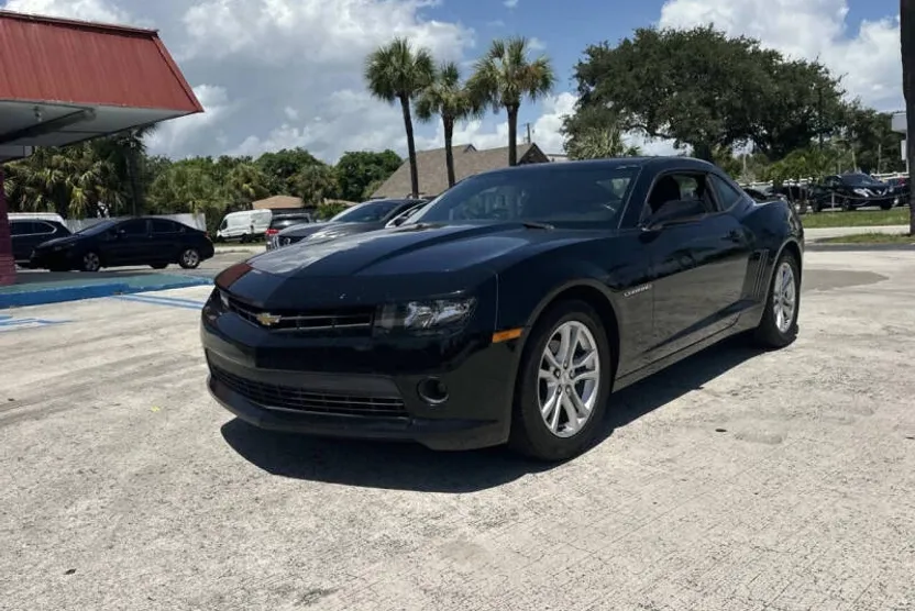 2015 Chevrolet Camaro Coupe 1LT photo 1
