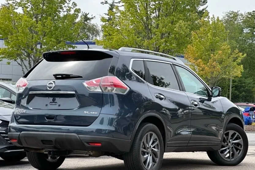 2016 Nissan Rogue SL photo 1