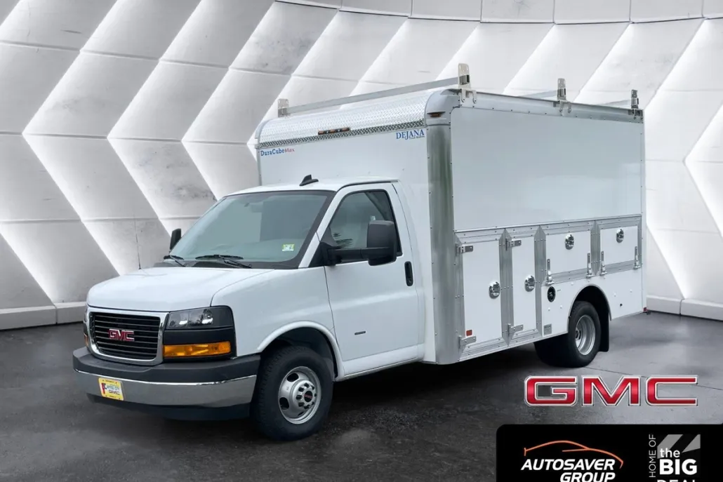 2025 Gmc Savana Cutaway 3500 photo 1