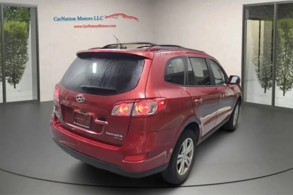 2010 Hyundai Santa Fe SE photo 1