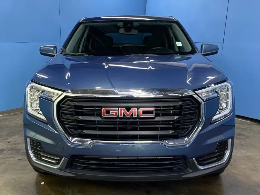 2024 Gmc Terrain SLE photo 3