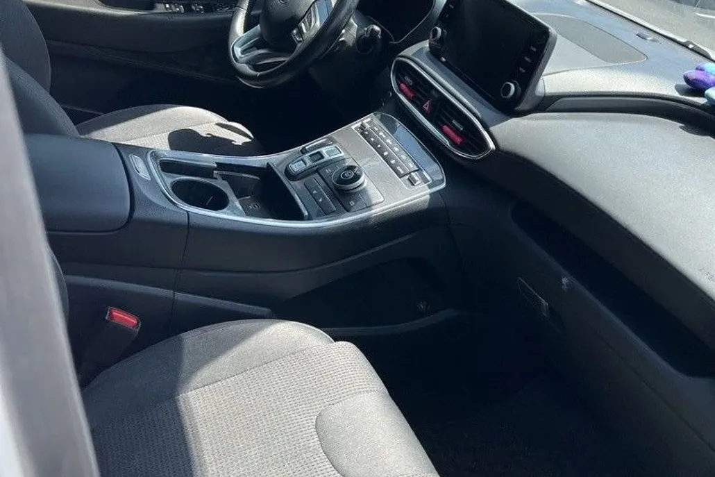 2022 Hyundai Santa Fe SEL photo 1