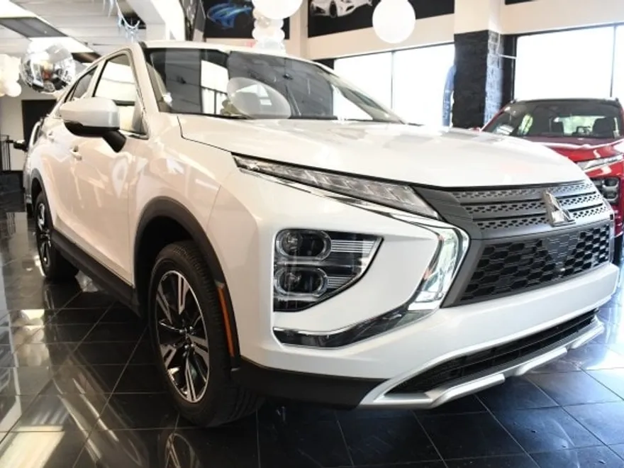 2024 Mitsubishi Eclipse Cross SE photo 1