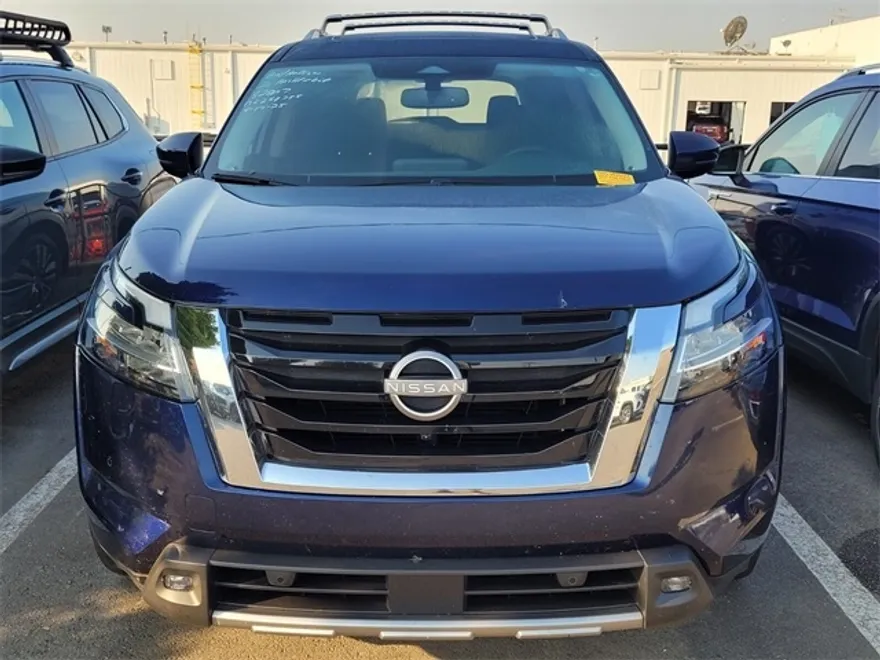 2022 Nissan Pathfinder SL photo 1