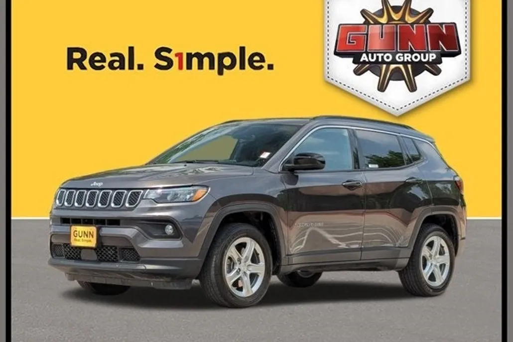 2024 Jeep Compass Latitude photo 1