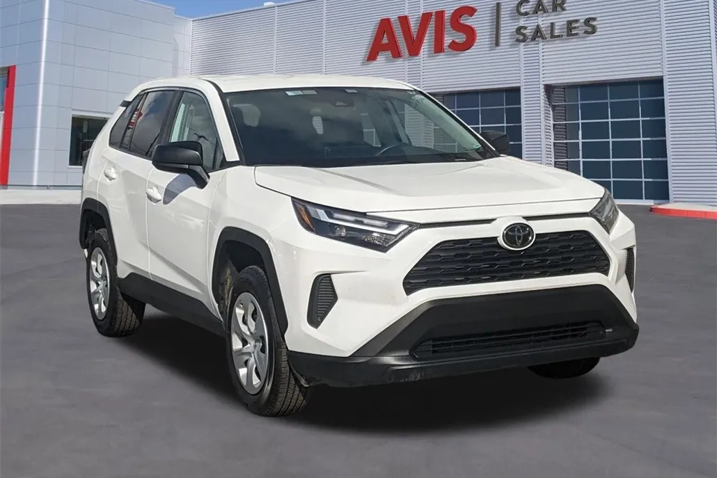 2024 Toyota RAV4 LE photo 1