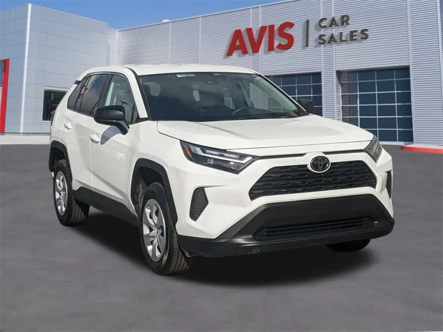 2024 Toyota RAV4 LE photo 1