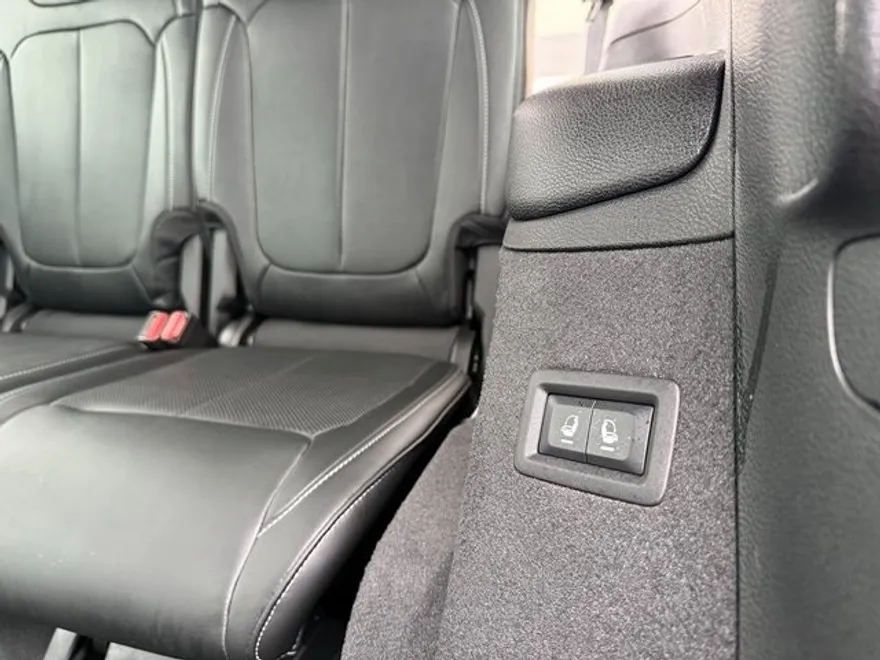 2025 Jeep Grand Cherokee Overland photo 14