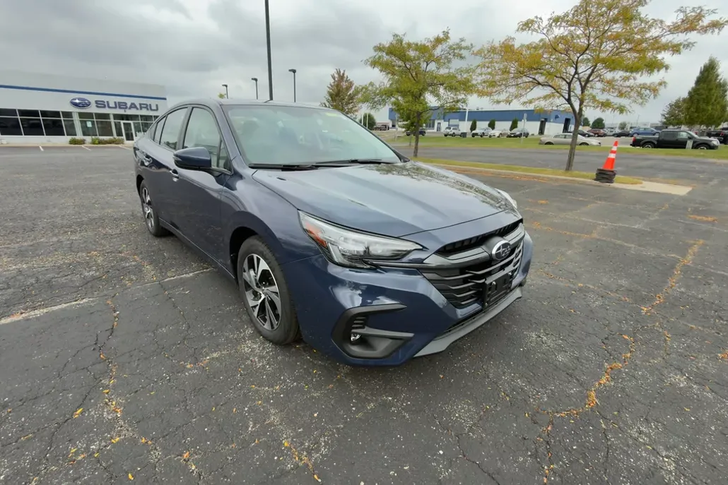 2025 Subaru Legacy Premium photo 1