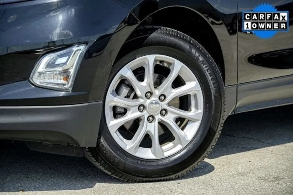 2019 Chevrolet Equinox LT photo 1