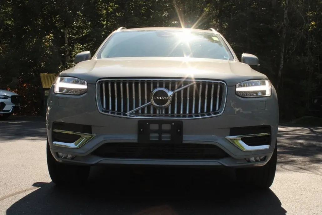 2024 Volvo XC90 Plus photo 1