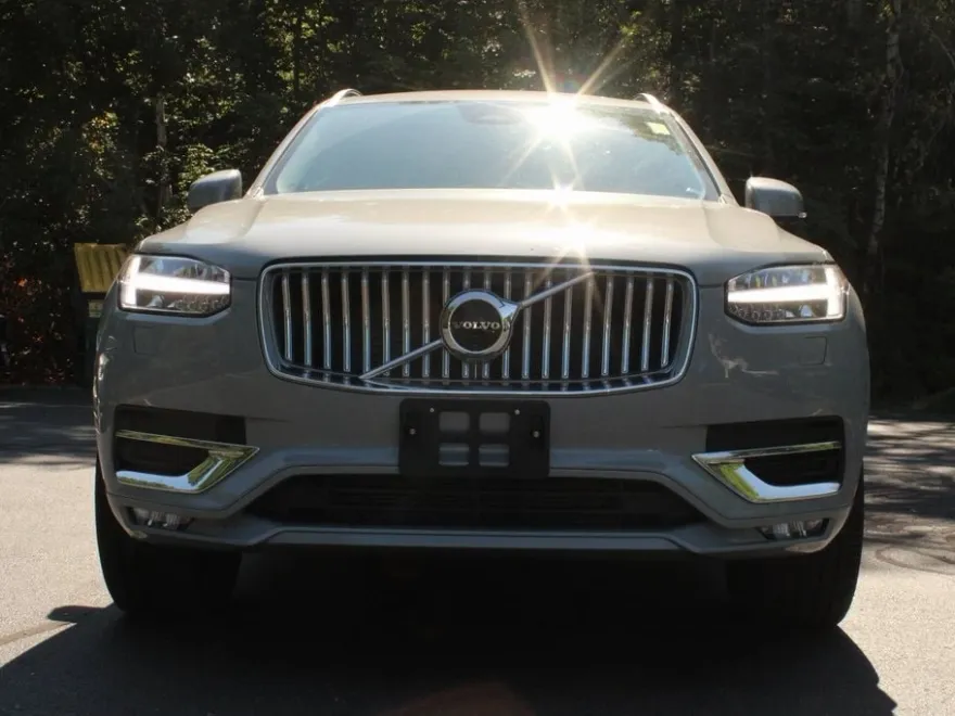 2024 Volvo XC90 Plus photo 1