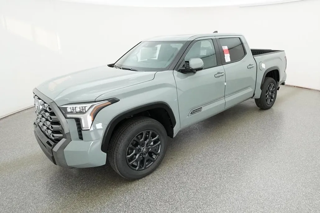 2025 Toyota Tundra Platinum CrewMax photo 1