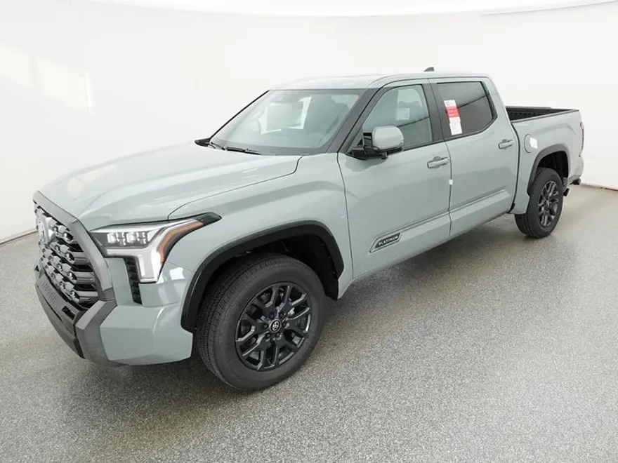 2025 Toyota Tundra Platinum CrewMax photo 1