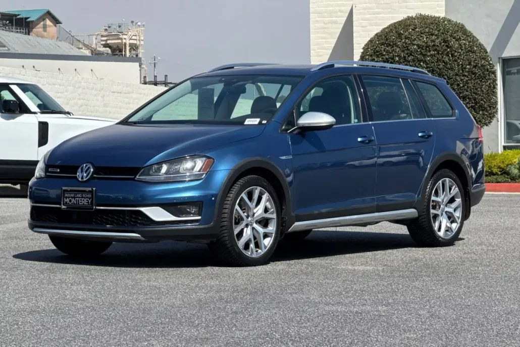 2017 Volkswagen Golf Alltrack TSI SEL photo 1