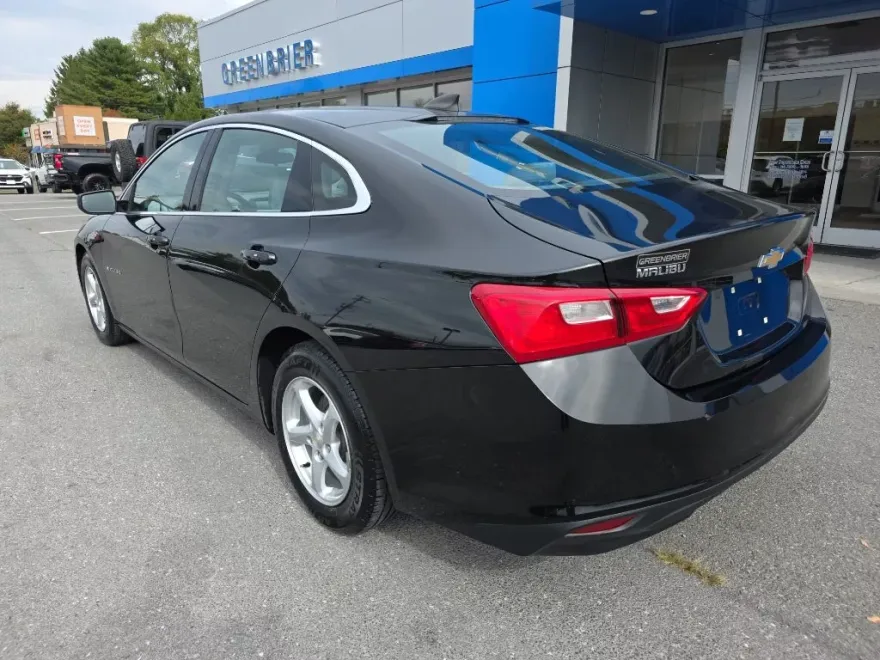 2016 Chevrolet Malibu LS photo 1