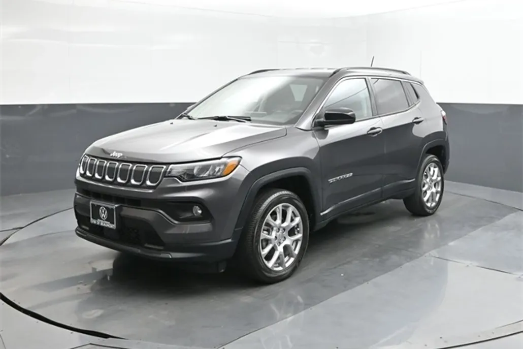 2022 Jeep Compass Latitude Lux photo 1