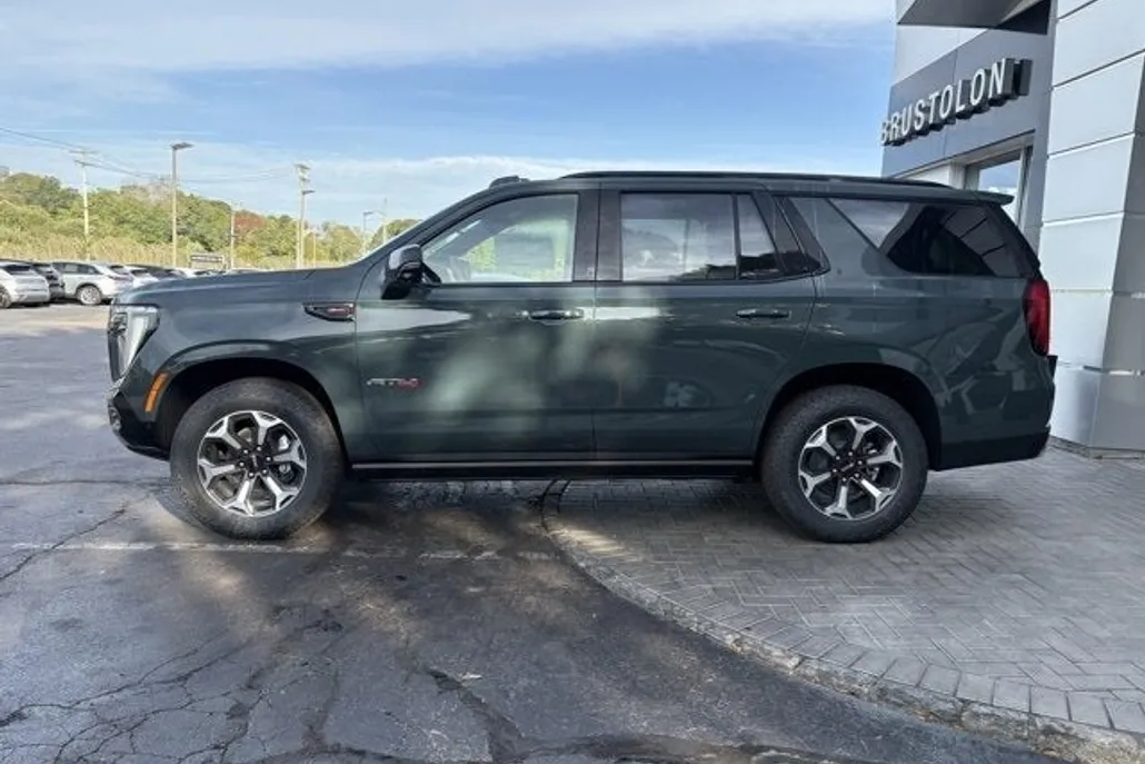 2026 Gmc Yukon AT4 Ultimate photo 1