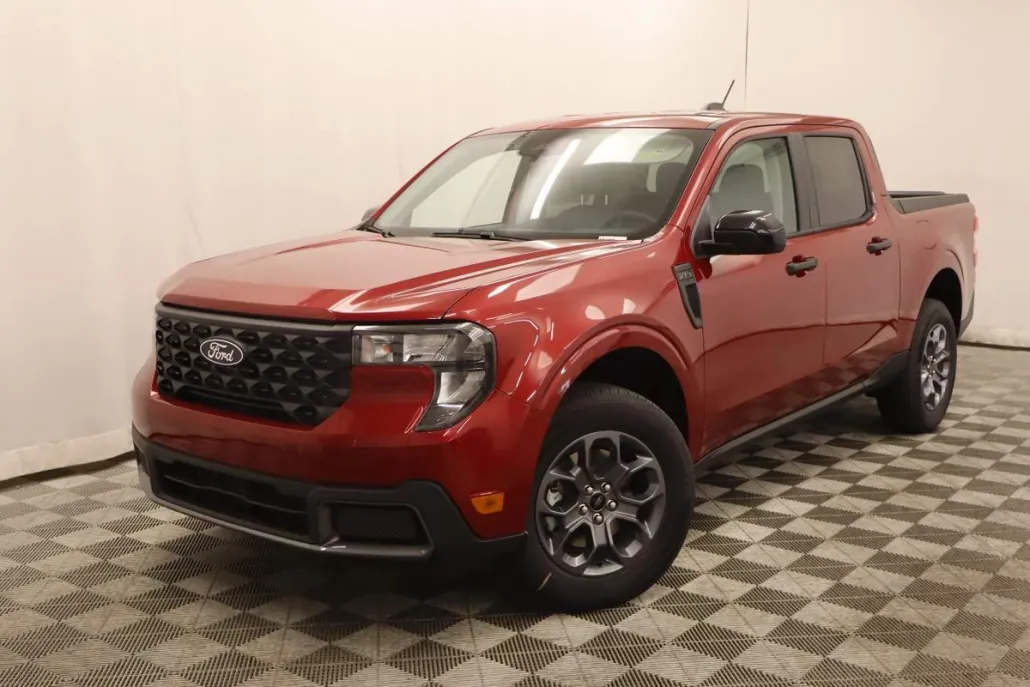 2025 Ford Maverick XLT photo 1
