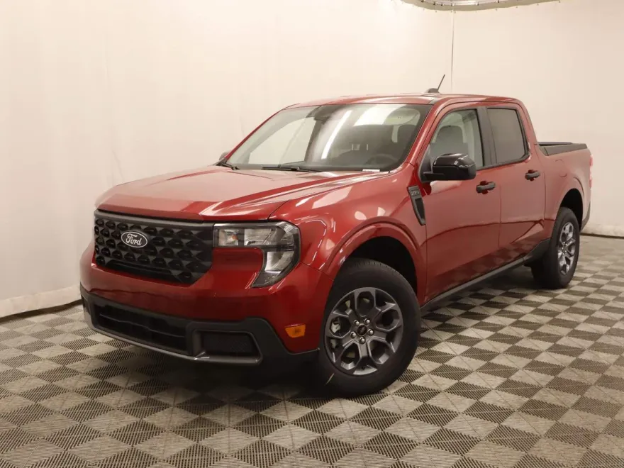 2025 Ford Maverick XLT photo 1