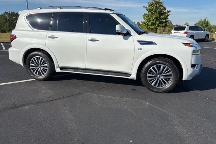 2022 Nissan Armada SL photo 1