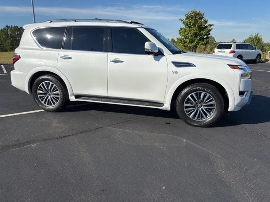2022 Nissan Armada SL photo 1
